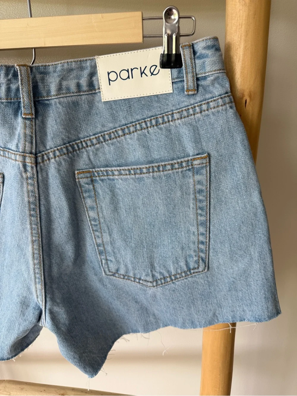 NEW Parke Light Wash Denim Baggy Boho Cut Off Raw Hem 3.5” Inseam Jean Shorts 29
